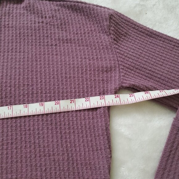 Wild Fable Women's Long Sleeve Turtleneck Cozy Boxy Cropped T-shirt Sz  Medium - Picture 16 of 16